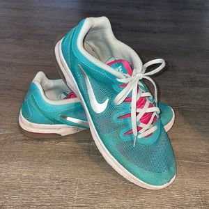 NIKE training Air Max Fusion tennis shoes